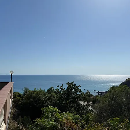 10 Min Walk From The Sea With Spectacular Views Apartament Capo Vaticano