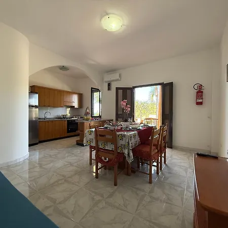 Апартаменты 10 Min Walk From The Sea With Spectacular Views *