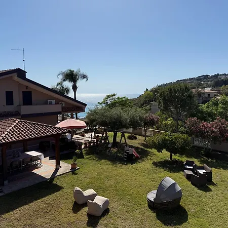 10 Min Walk From The Sea With Spectacular Views Апартаменты *