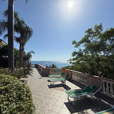 Apartment 10 Min Walk From The Sea With Spectacular Views