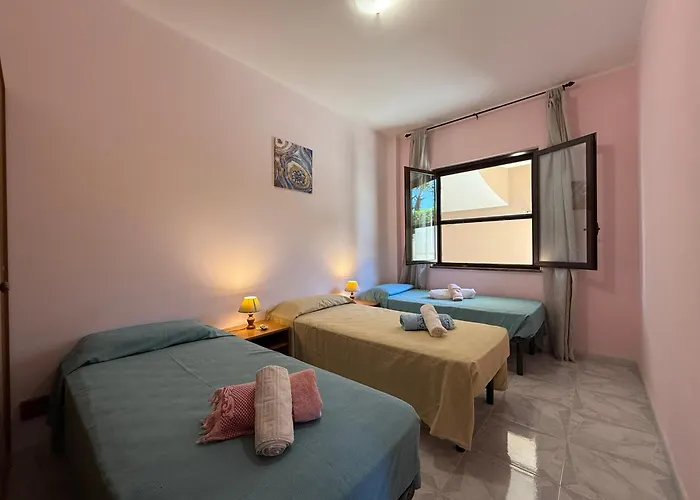 10 Min Walk From The Sea With Spectacular Views